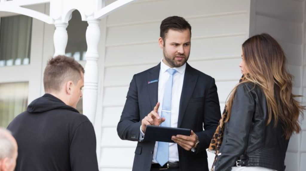 Things you should never say in front of your real estate agent