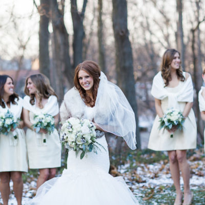 How to Have a Super Fun and Chic Christmas Wedding